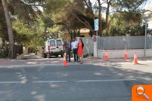 Ejecutan un paso de peatones en el cruce del camino Paellero en Moraira