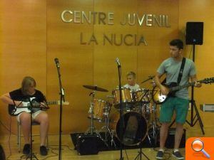 La Escuela de Música Moderna  finalizó el curso  con un concierto en el Centre Juvenil