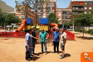 El Ayuntamiento de Almussafes intensifica la limpieza de los parques y jardines