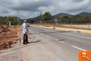 El ayuntamiento repara los desperfectos de la carretera de Montornés 