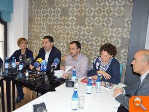 Julián López: "En España no sobran universitarios, faltan oportunidades de empleo para los jóvenes" - (foto 2)