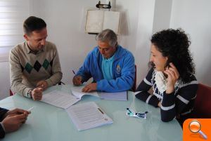 Firmado el convenio de colaboración entre el Pinoso C.F. y el Ayuntamiento 