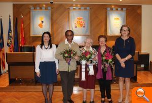 Mina Nechadi, Gracia Ventura y Vicenta Ríos reciben el premio “Dia de la Dona” de Burriana - (foto 3)