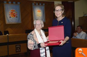 Mina Nechadi, Gracia Ventura y Vicenta Ríos reciben el premio “Dia de la Dona” de Burriana - (foto 4) Mina Nechadi, Gracia Ventura y Vicenta Ríos reciben el premio “Dia de la Dona” de Burriana - (foto 4)
