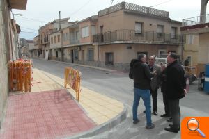 El Ayuntamiento acondiciona el asfaltado en las calles de La Aparecida y mejora su accesibilidad