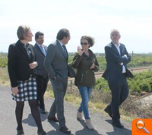 Maria José Salvador y Josep Rull visitan Almenara para reivindicar la ejecución del corredor Mediterráneo - (foto 6) Maria José Salvador y Josep Rull visitan Almenara para reivindicar la ejecución del corredor Mediterráneo - (foto 6)