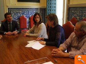 La concejala y técnicos municipales visitan el programa «Apego» de Segovia