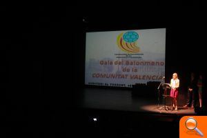 La “gran familia” del balonmano de la Comunitat celebra su primera gala en Torrent - (foto 2)