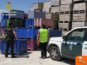 La Guardia Civil detiene en Petrer a los presuntos autores del robo de cobre, palets y fruta - (foto 2) La Guardia Civil detiene en Petrer a los presuntos autores del robo de cobre, palets y fruta - (foto 2)