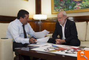 Moliner se reúne con el alcalde de Torás, Carlos Roda