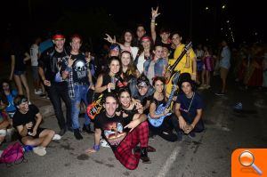Los peñistas de Burriana se disfrazan en esta quinta jornada festiva - (foto 2) Los peñistas de Burriana se disfrazan en esta quinta jornada festiva - (foto 2)