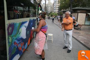 La plaza del Ayuntamiento acoge una iniciativa de arte urbano con la colaboración de la EMT - (foto 2)