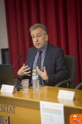 Professorat de l’UJI i de centres de secundària comparteixen experiències d’aprenentatge de llengües  - (foto 3)