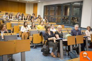 Professorat de l’UJI i de centres de secundària comparteixen experiències d’aprenentatge de llengües  - (foto 4)