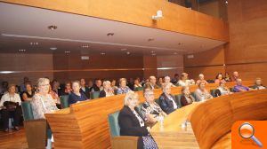 Un centenar de veïns de Quartell i Cofrentes visiten la Diputació - (foto 3)