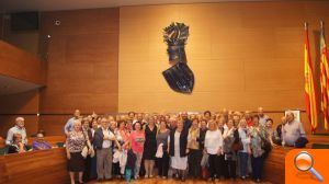 Un centenar de veïns de Quartell i Cofrentes visiten la Diputació - (foto 4)