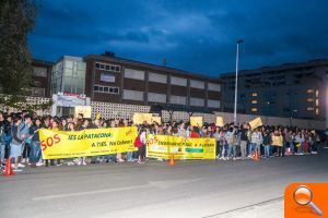 Donant classe en el corredor en l'IES La Patacona - (foto 2) Donant classe en el corredor en l'IES La Patacona - (foto 2)