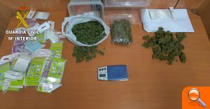 La Guardia Civil se incauta de marihuana en cajas de chucherías en un kiosko de L´Olleria