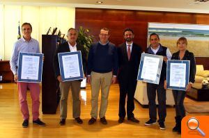 Benidorm recibe el certificado de Accesibilidad Universal por el punto de playas accesibles del Parque de Elche