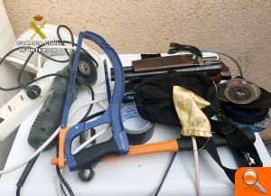 La Guardia Civil detiene a una peligrosa organización criminal dedicada a cometer atracos y robos con violencia - (foto 7) La Guardia Civil detiene a una peligrosa organización criminal dedicada a cometer atracos y robos con violencia - (foto 7)