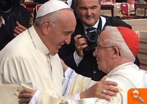 El cardenal Cañizares concelebra con el papa Francisco en la misa de clausura del Año Jubilar de la Misericordia