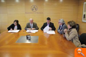 Catarroja signa un conveni amb la Universitat i la Fundació Antonia Mir per a desenvolupar activitats culturals