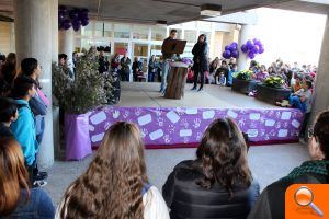 Los alumnos del IES de Callosa d'en Sarrià se movilizan contra la violencia machista - (foto 2)