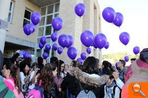 Los alumnos del IES de Callosa d'en Sarrià se movilizan contra la violencia machista - (foto 4)