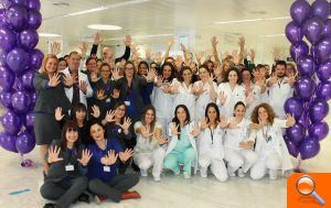 Un globo por cada mujer víctima de violencia de género en los Departamentos de Salud de Torrevieja y Vinalopó - (foto 2)