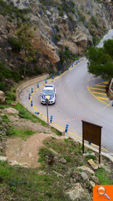 El Moraig presenta alguns despreniments que Policía Local, Protecció Civil i servicis municipals s'afanyen a retirar - (foto 2)