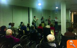 La Residència i Centre de Dia “La vila d'Almussafes” s'ompli de música - (foto 2) La Residència i Centre de Dia “La vila d'Almussafes” s'ompli de música - (foto 2)
