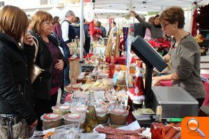 Degustacions gratuïtes per a incentivar les compres nadalenques al Poble Nou de Benitatxell - (foto 4)