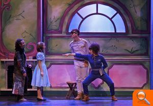 El musical infantil La Pequeña Cenicienta “cerrará el telón” del año cultural en l'Auditori de la Mediterranía