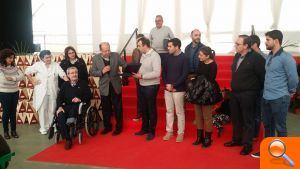 El Ayuntamiento entrega placas de agradecimiento a los dos últimos trabajadores jubilados en este año 2016 - (foto 2) El Ayuntamiento entrega placas de agradecimiento a los dos últimos trabajadores jubilados en este año 2016 - (foto 2)