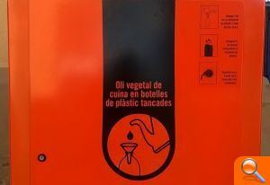 Instal·lació de contenidors d'oli domèstic usat - (foto 2) Instal·lació de contenidors d'oli domèstic usat - (foto 2)