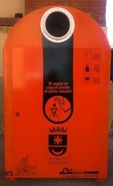 Instal·lació de contenidors d'oli domèstic usat