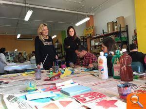 “Solidariza tu Energia” y Síndrome de Down Castellón consiguen uma pizarra digital para el Centro Ocupacional - (foto 3)