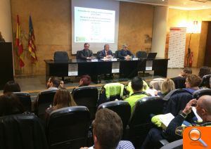 Delegación de Gobierno inicia una ronda de jornadas formativas sobre el manejo del terminal de alarma para víctimas de violencia machista - (foto 2) Delegación de Gobierno inicia una ronda de jornadas formativas sobre el manejo del terminal de alarma para víctimas de violencia machista - (foto 2)