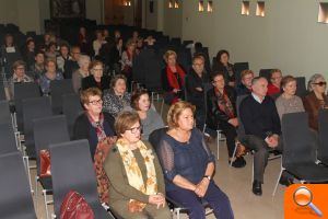 Caixa Rural Borriana entrega un canó de projecció a l'Associació de Majors  - (foto 2)