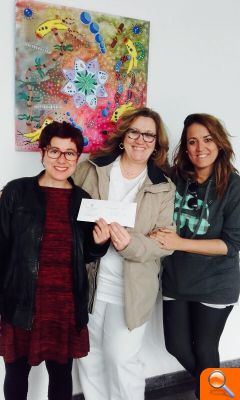 La Regidoria de Cultura i el Club Cinema Alzira entreguen la recaptació del Cinema Familiar de Nadal a Aspanion - (foto 2)