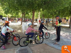 La Policia Local d'Almussafes trau l'educació viària al carrer - (foto 2)