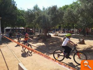 La Policia Local d'Almussafes trau l'educació viària al carrer - (foto 3)