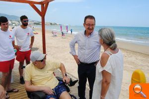 La platja del Carregador d'Alcossebre incorpora nou espai per a persones amb mobilitat reduïda - (foto 3)