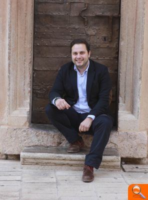 López fomenta la integració d'esportistes sords amb un intèrpret en llengua de signes - (foto 2)