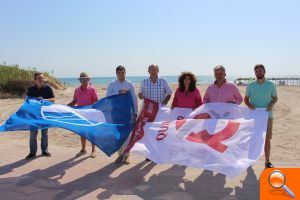 Las banderas azules y 'Qualitur' ya ondean en la playas de Pilar de la Horadada 