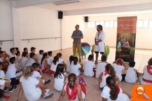 Els xiquets de l’Escola Esportiva participen d’un taller sobre el mosquit - (foto 2)