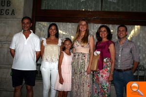 La tira de traca de la Falla Societat Club Ortega anuncia a les falleres majors del 2018 - (foto 2)