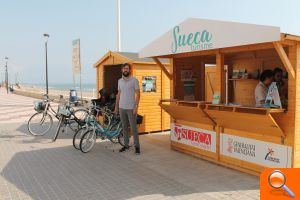 Sueca estrena un servei gratuït de préstec de bicicletes en l’oferta turística de l’estiu - (foto 2)