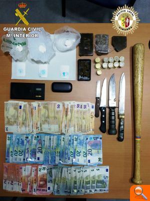La Guardia Civil y la Policía Local detienen a una persona por tráfico de drogas en un local de Vinaròs - (foto 2)
