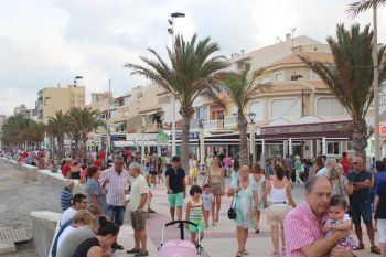 Límits en l'ús del sòl públic als establiments del Carrer la Mar